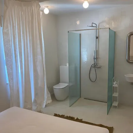 Oasis Apartment Split
