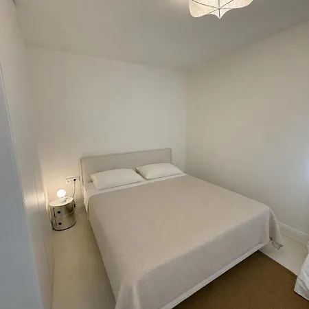Apartment Oasis *